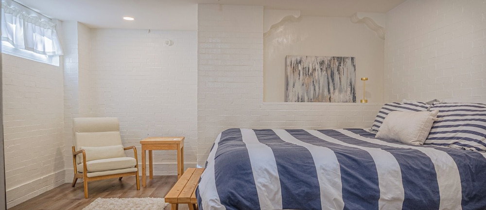 The Midtown Cozy Nook - Near Fort Moore