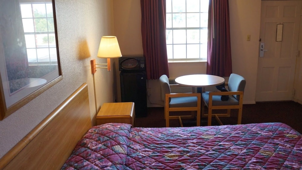 Travelers Inn