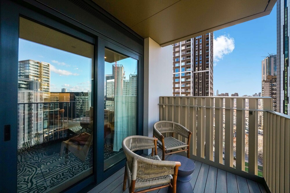 Rosso Suite 2BR City Views