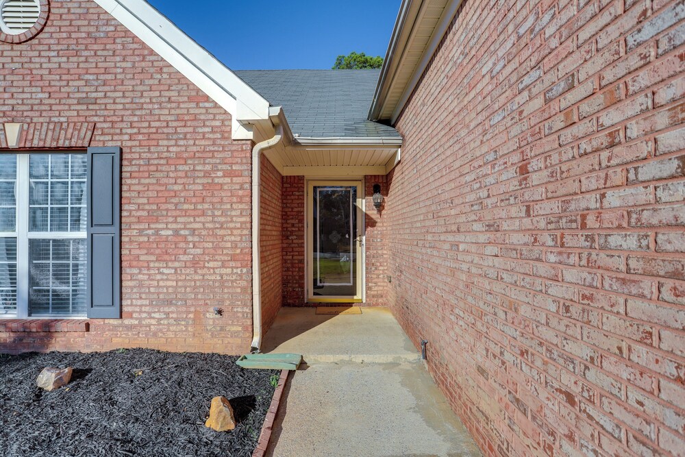 Close to Shopping: Pet-friendly Lawrenceville Home