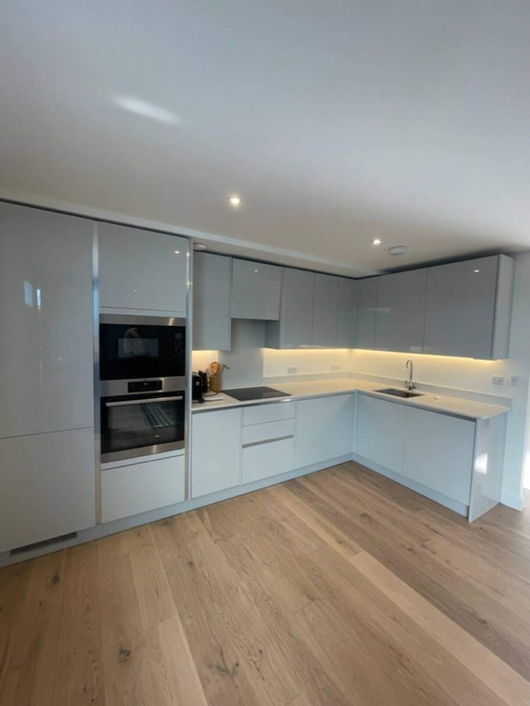 Modern 1BD Flat Near River Thames, Battersea!