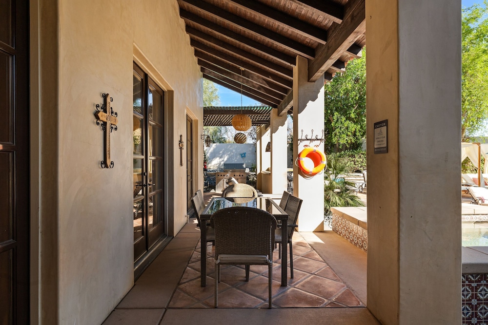 Villa del Gallo by Avantstay Luxury Group Retreat Pool Putting Green