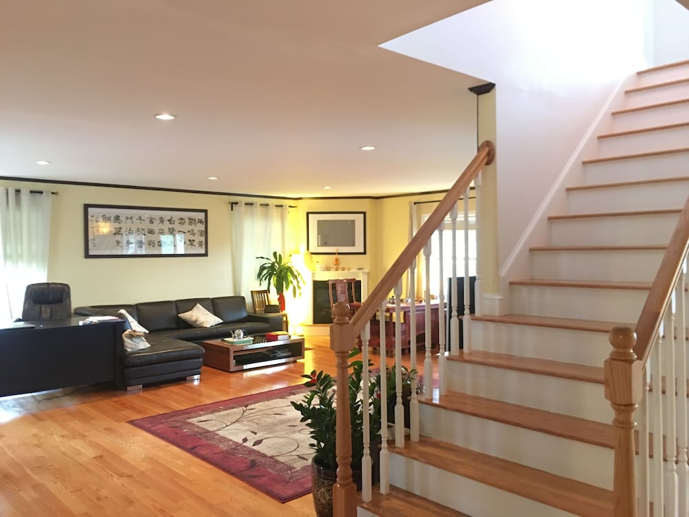 Rooms in Family House in Salem Boston