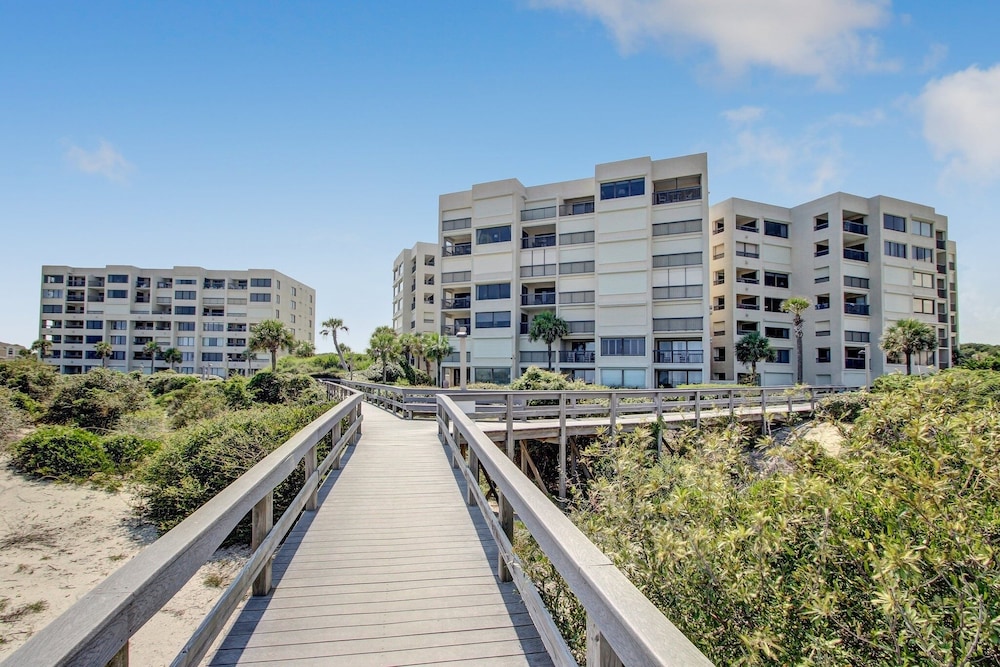 Surf And Racquet Club B149 2 Bedroom Condo