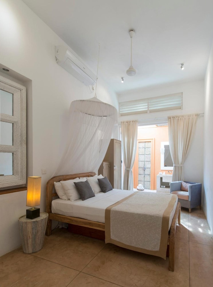 Sri Villas