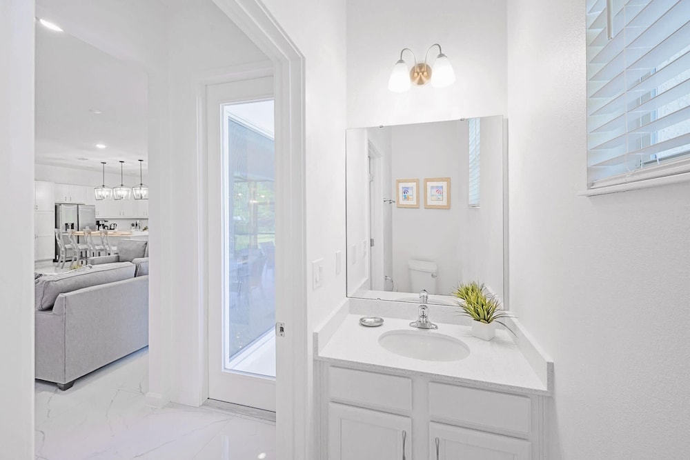 Upstay Luxury Resort Home w Pool & Patiosleeps 26