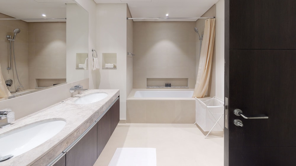 Lux BnB Dubai Creek Residences