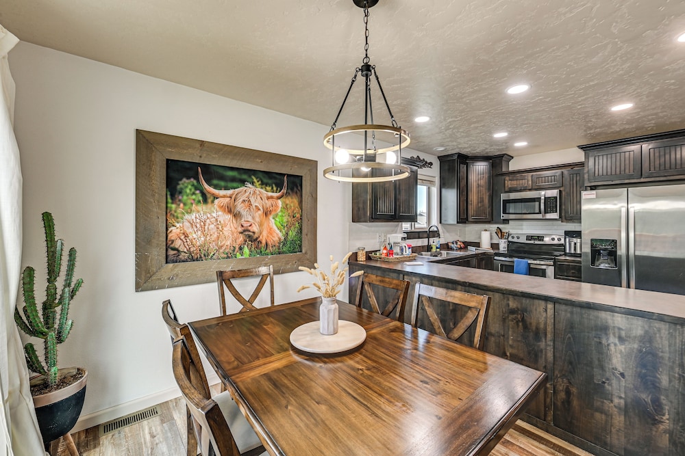 Walk to Downtown: Family-friendly Cody Home!