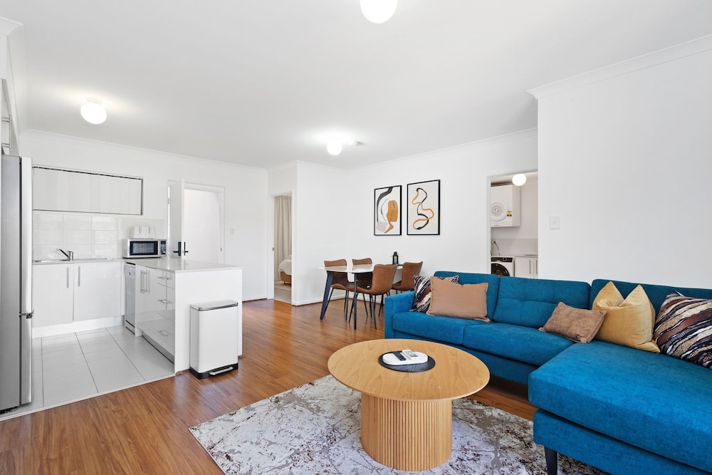Perfect Location 2BR 1bth - Beckenham