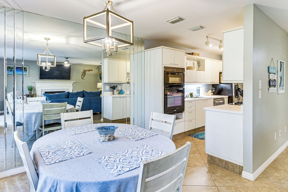 Steps to Ocean, Pool Access! Daytona Beach Gem
