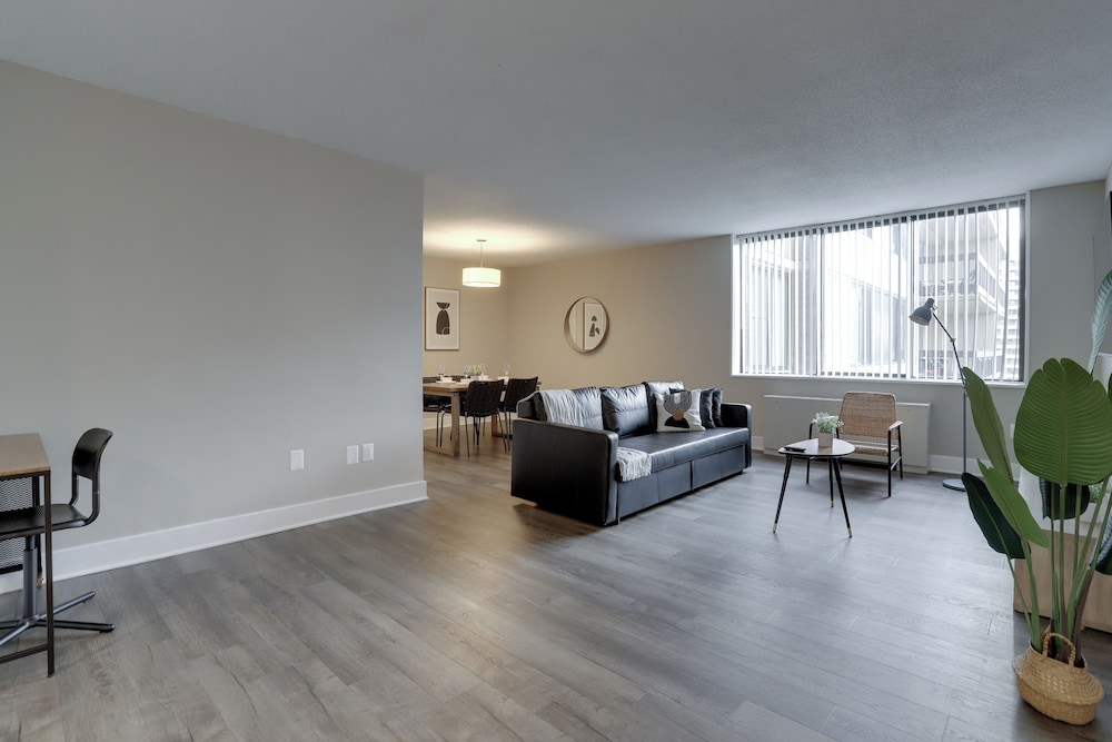 Walkable DC View Apartments