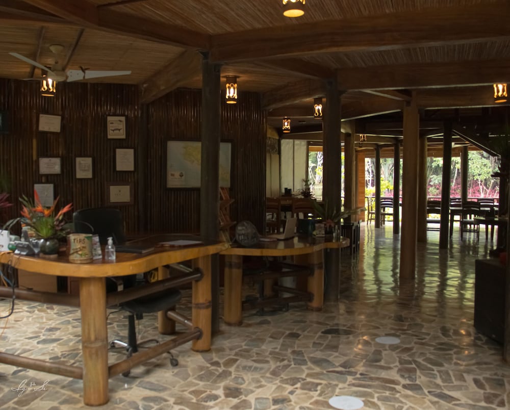 Macaw Lodge