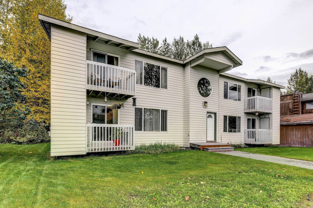 Anchorage Retreat < 5 Mi to Hilltop Ski Area! view 3
