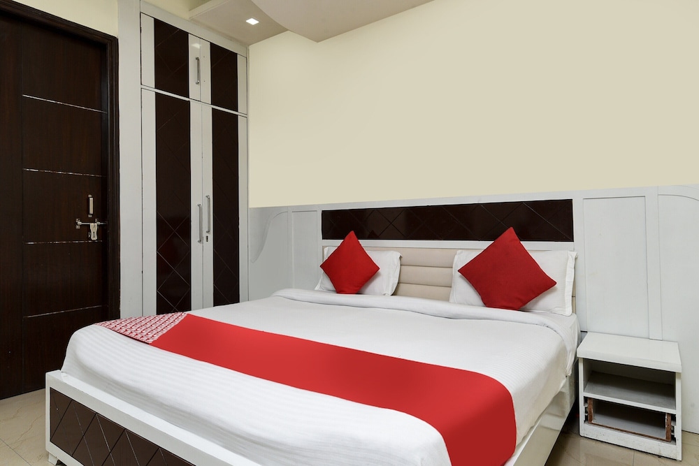 OYO 8500 Hotel Sun Palace Residency