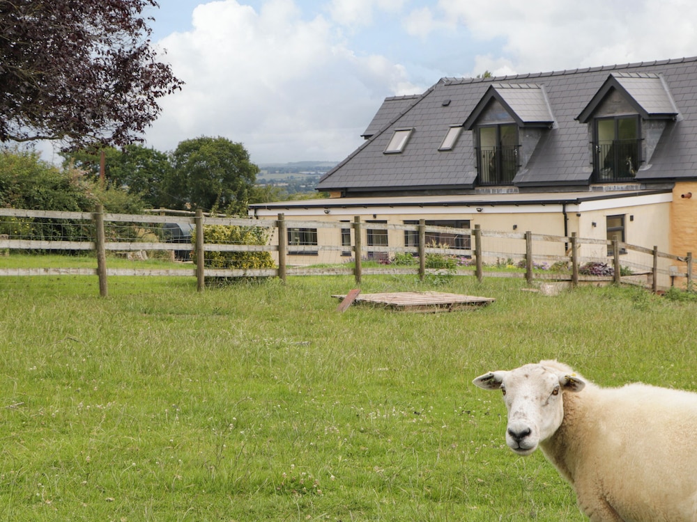Palace Farmhouse