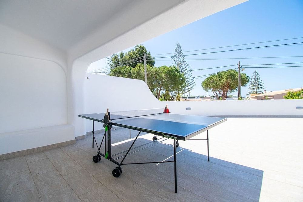 Lavanda Magnificent Five Bedroom Villa in Carvoe