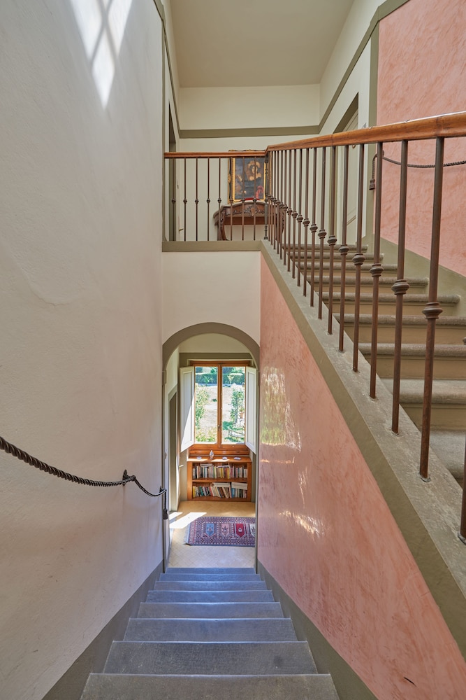 Ape Rosa Relais