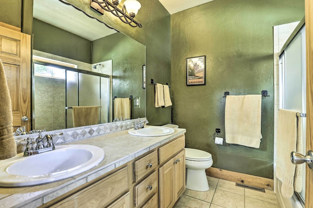 Mountainside Winter Park Ski Home w/ Hot Tub view 3