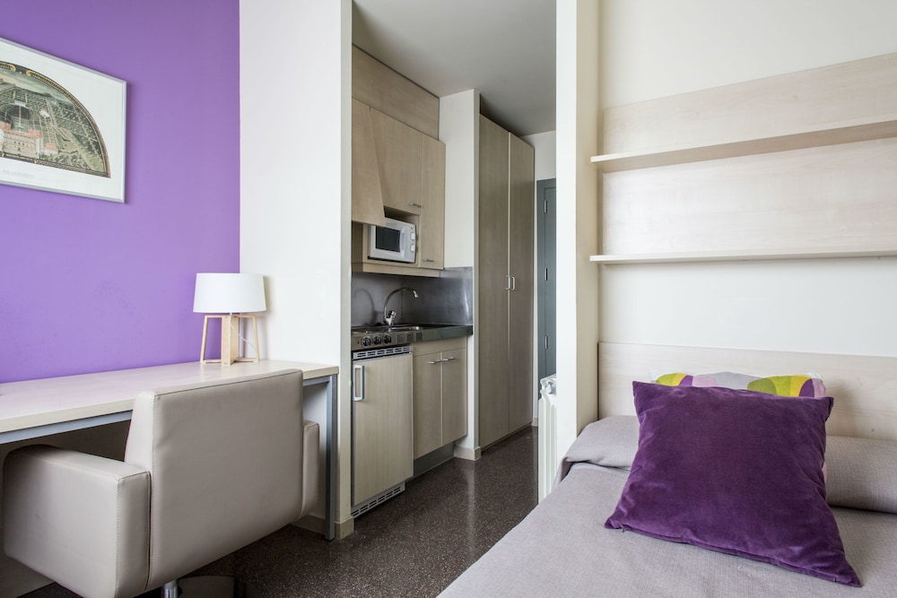 Albergue Residencia Universitaria Resa Los Abedules - Campus Accomodation