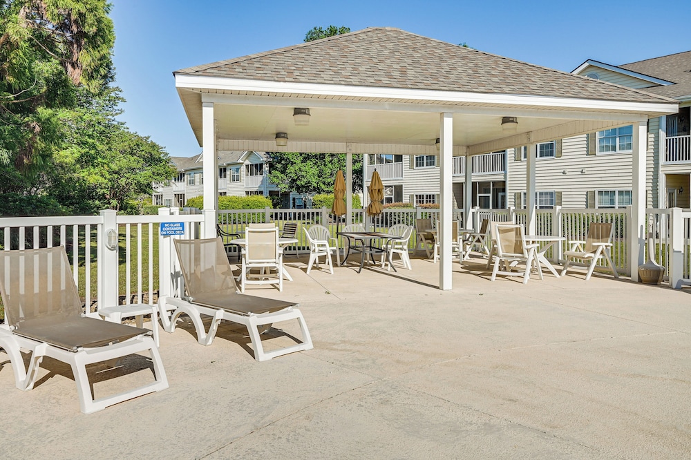 < 1 Mi to Legends Golf Resort: Condo w/ Pool!