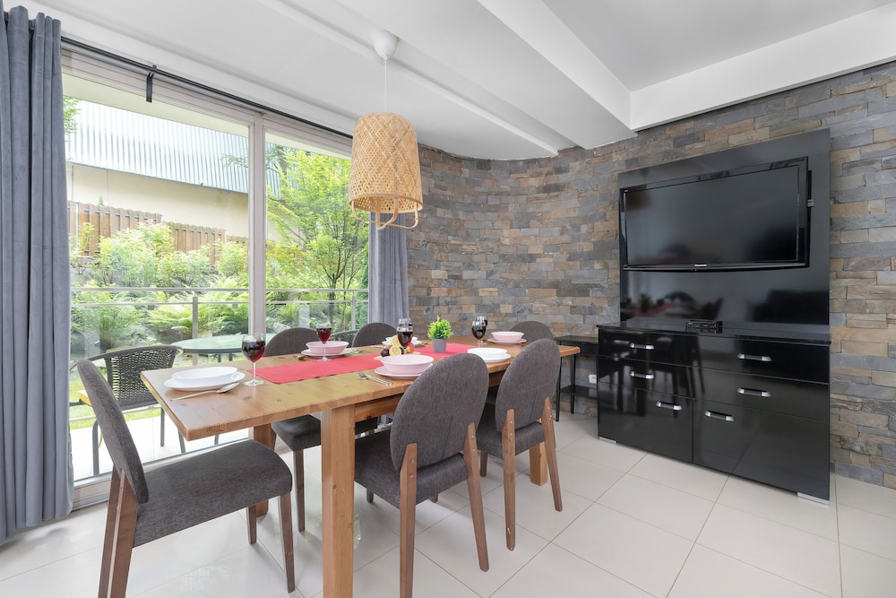 Apartment With Sauna and Pool by Renters