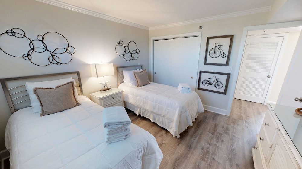 Islander 603 2 Bedroom Condo