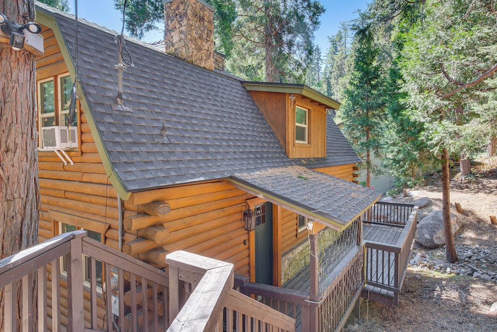 Cabin ~ 1 Mi to Lake Gregory & Hiking!