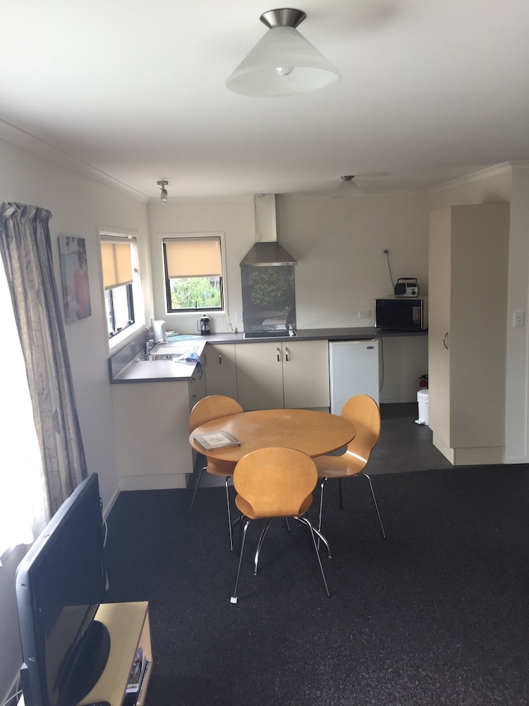 Our Beach House - Raglan West
