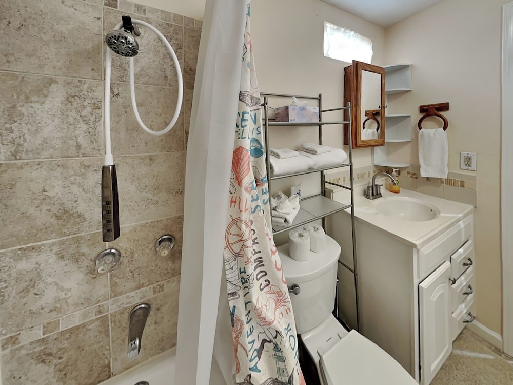 Sugar Shack Bungalow by Ryson Vacation Rentals