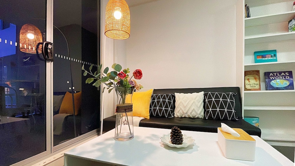 Metawise 2BR Apartment in Heart of Hurlstone Park