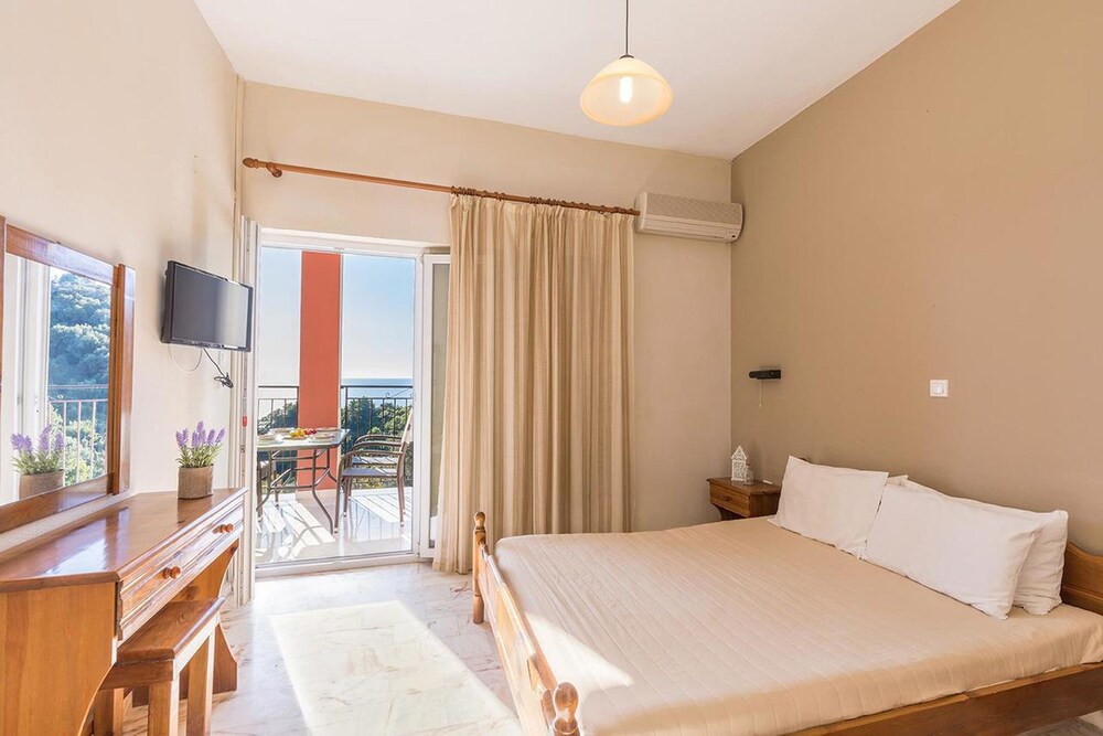 Apartments With Swimming Pool and sea View - Pelekas Beach photo 2