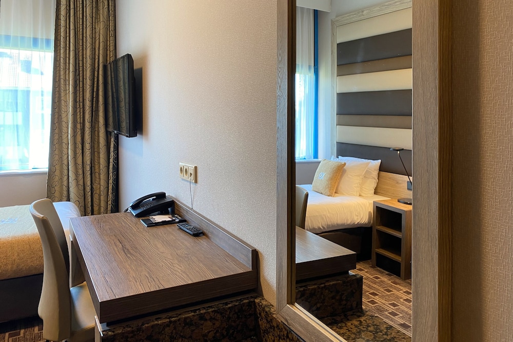 XO Hotels Blue Square 14