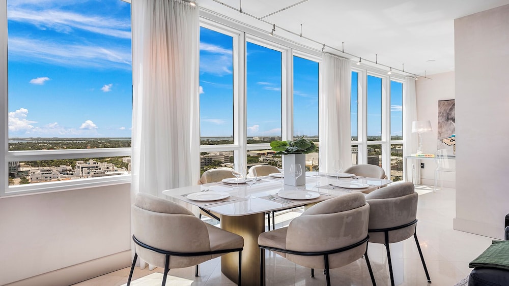Luxury Vacation Rentals at The Setai by LRMB