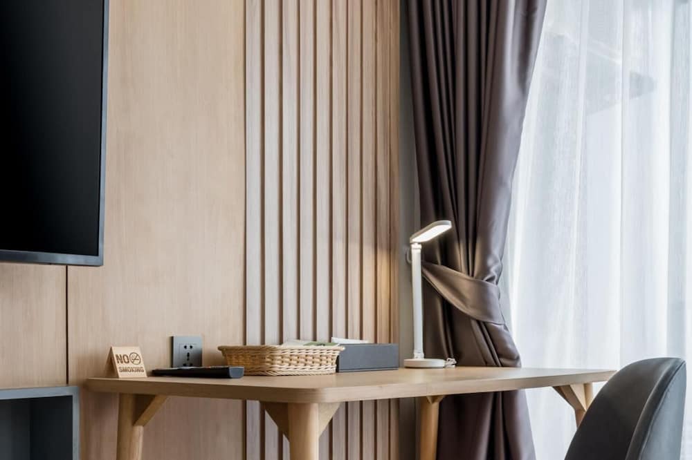 Stylish Forest View Studio Near Naithon Beach 1528