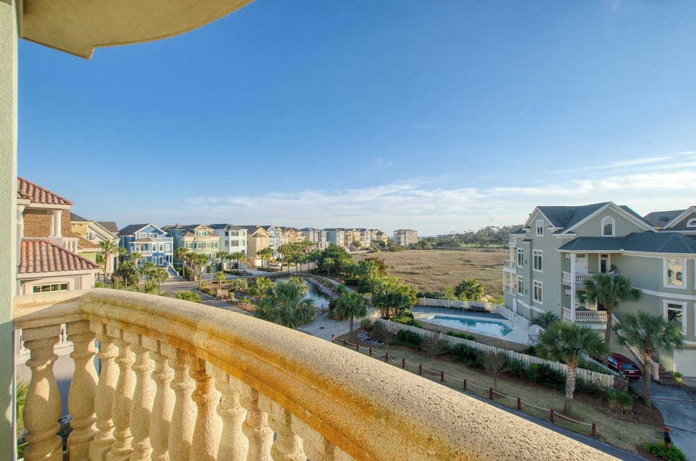 Sleeps 38 2 Homes, Steps to the Beach, Private Pool + Hottub, Game Room, Views