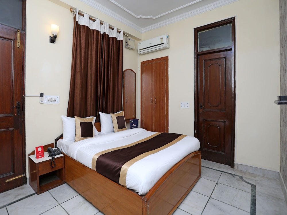 OYO 9916 Hotel Bhoomik Villas