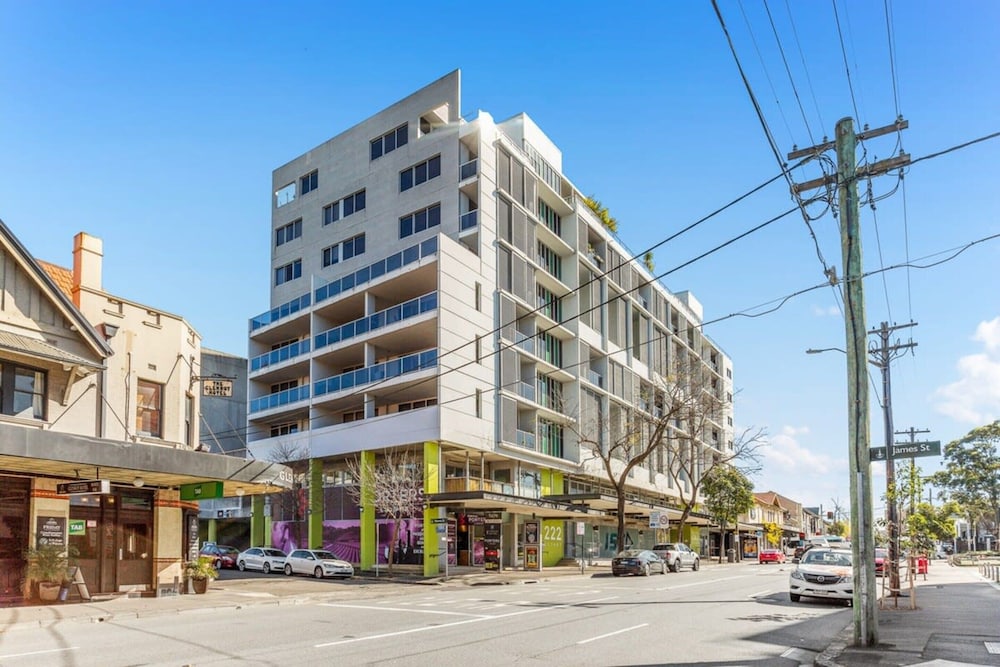 Spacious 2-bed With Two Balconies With City Views