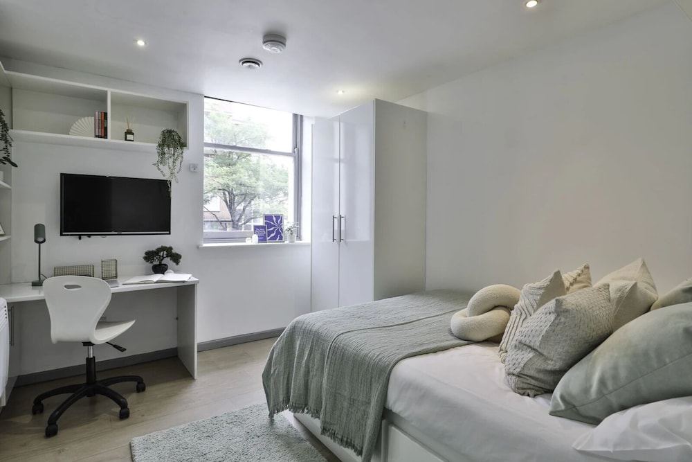 Student Only Picturehouse Apartments