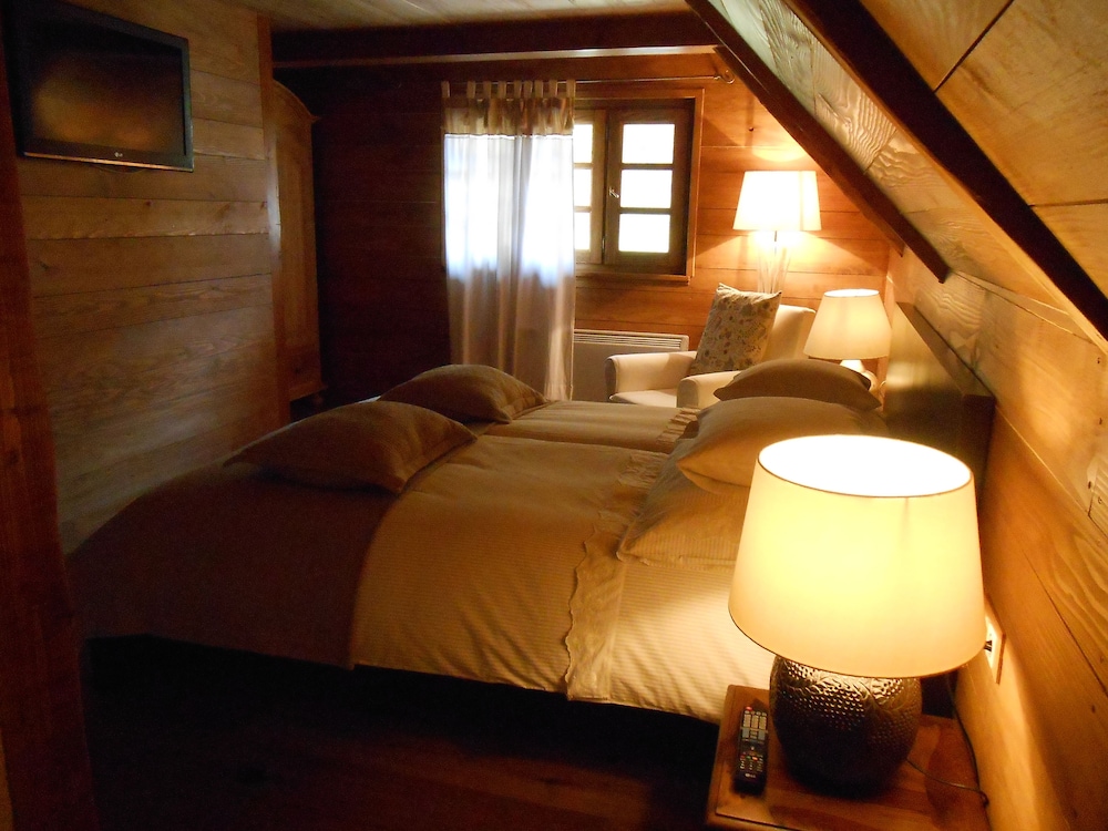 Cottage and Chalet Pr Klemuc view 3