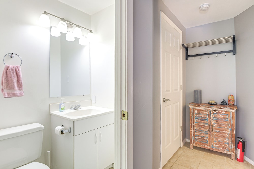 < 25 Mi to Downtown Baltimore & DC: Apt w/ Patio