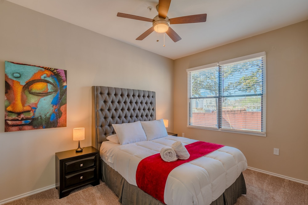 Corporate Apartments - Uptown Dallas view 2