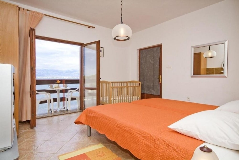 Ljilja - 10m From the sea With Parking - A4