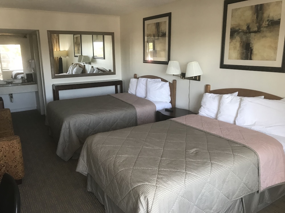American Inn and Suites