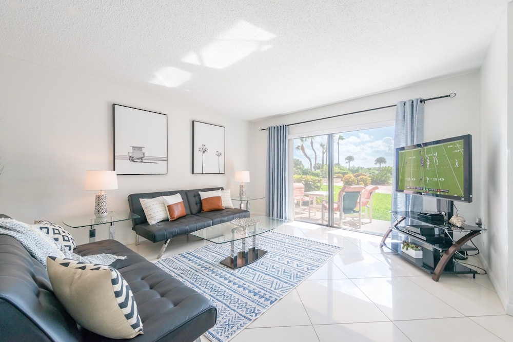 Canaveral Towers by Happy Palm Stays