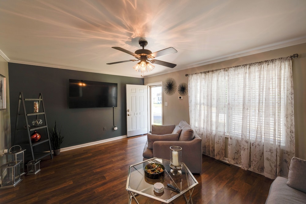 Walk to Dtwn Milton: Spacious Family Home w/ Yard