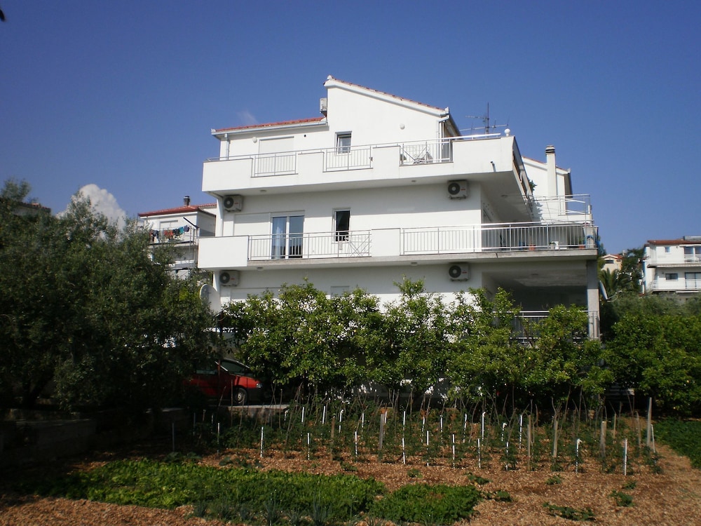 Photo 12