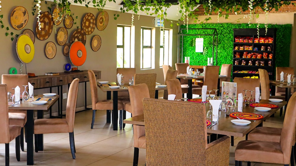 Self Catering Chalets - Manyeleti