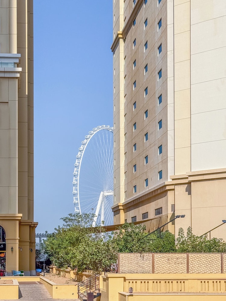 Luxe Marina View Retreat - 2BDRM