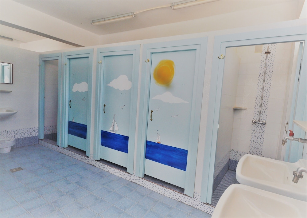 Santorini Camping & Hostel
