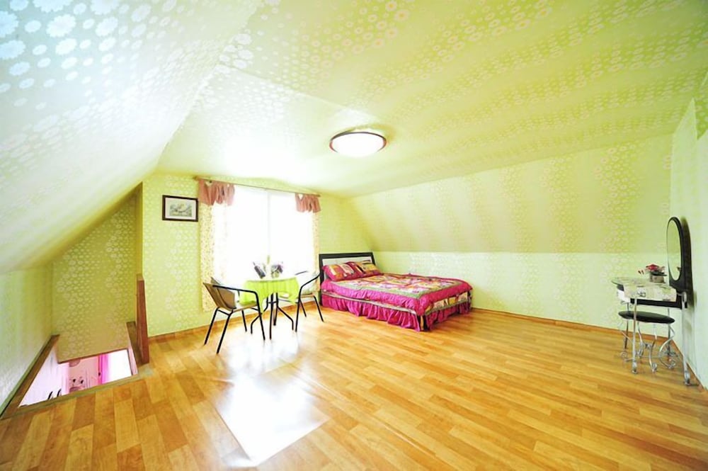 Star Song Pension